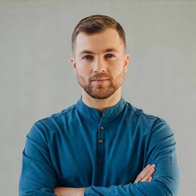 Дмитрий Николаев